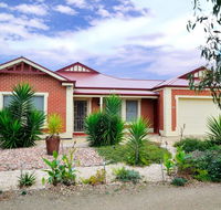 All Seasons Port Elliot Holiday House - Mackay Tourism