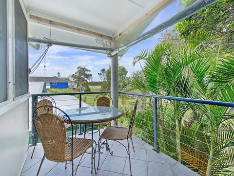 Allamanda House, 3 Willow Street - Mackay Tourism 0