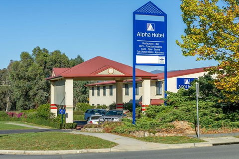 Alpha Hotel Canberra - Mackay Tourism 0