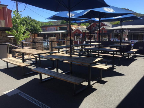 Alpine Hotel Bright - Mackay Tourism 3