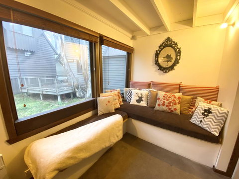 Alpine Retreat - Mackay Tourism 1