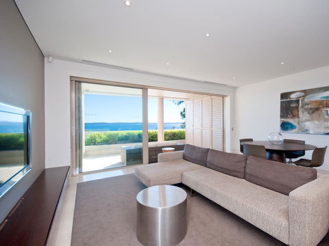 Amarna Luxury Beach Resort - Mackay Tourism 2
