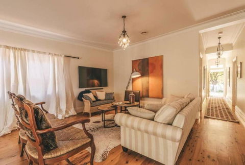 Ambrose On Byng - Central Location W/ 2 Bathroom - Mackay Tourism 0