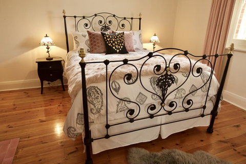 Amongst The Vines Deluxe Retreat - Mackay Tourism 2