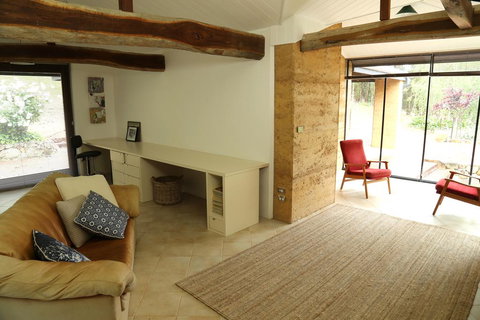 Anagama House & Studio - Mackay Tourism 1