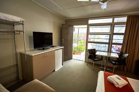 Anchorage Motor Inn - Mackay Tourism 1