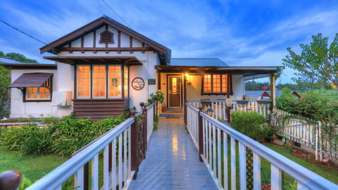 Andavine House - Bed & Breakfast - Mackay Tourism 1