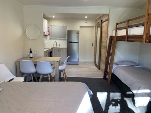 Aneeki Ski Lodge - Mackay Tourism 1