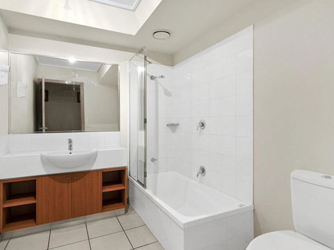 APARTMENT 29 PACIFIC APARTMENTS - Grand Escape With Ocean Views - Mackay Tourism 1