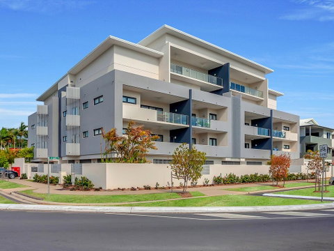 Apartment Close To The City Life On Lake 3 - Mackay Tourism 1