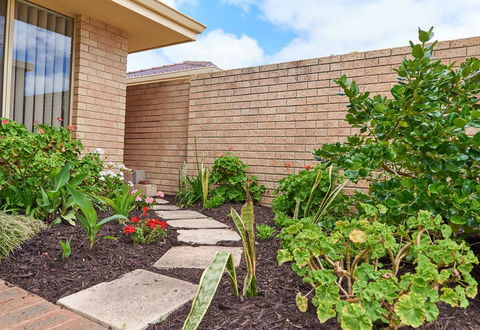 API Busselton Seaside Escape Apartments - Mackay Tourism 2