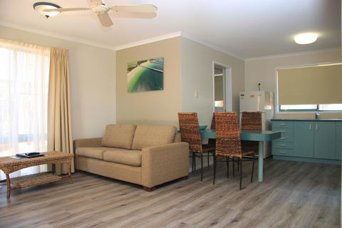 Aqua Villa Holiday Apartments - Mackay Tourism 1
