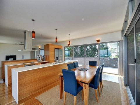 Architectural Design On The Beach - Mackay Tourism 3