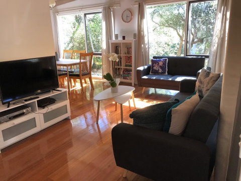 Ariel's Beach House - Mackay Tourism 0