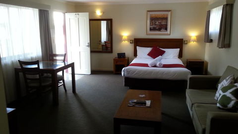 Armidale Pines Motel - Mackay Tourism 0