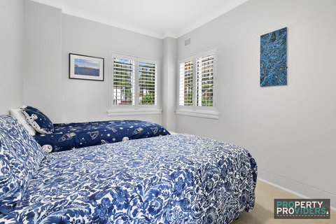 Art Deco Pad - Mosman Furnished Apartment - Mackay Tourism 3