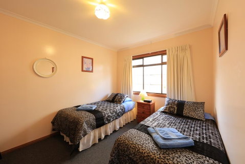 Arthur River Holiday Units - Mackay Tourism 0