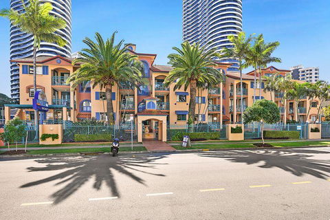 Aruba Sands Resort - Mackay Tourism 0