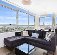 As the Sun Sets - Modern and Spacious 2BR Zetland Apartment Facing the Setting Sun - Mackay Tourism