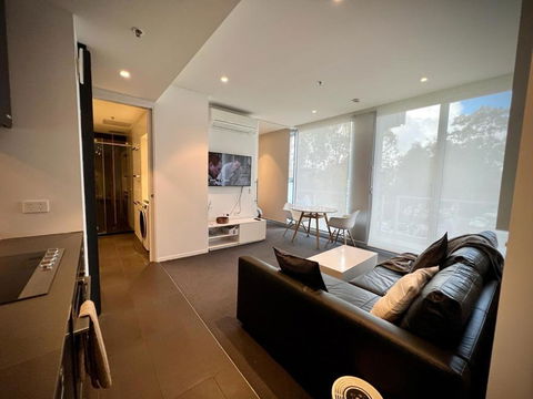 Luxury 2 Bedroom Suite Near Adelaide With A Car Park - Mackay Tourism 2