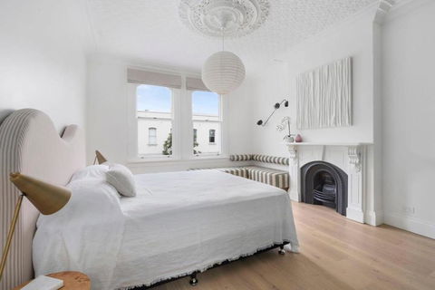 Luxury Designer Redfern House - Mackay Tourism 3