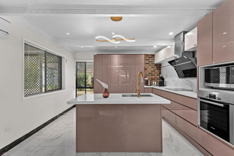 Luxury Living 2B2B In Southern Brisbane Parking - Mackay Tourism 0
