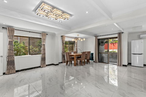 Luxury Living 2B2B In Southern Brisbane Parking - Mackay Tourism 1