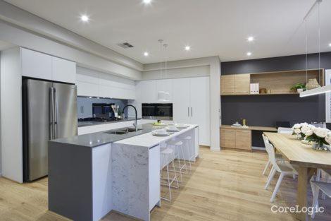 Luxury Bedrooms In A Resort Style Home - Mackay Tourism 3