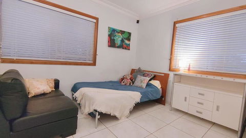 Luxury Villa Next To University Parks Shops - Mackay Tourism 0