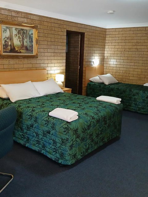 Macintyre Motor Inn - Mackay Tourism 1