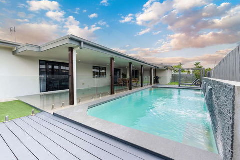 Magic On MacArthur - Mackay Tourism 2