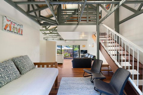 MAIN STAY - 100m To Patrolled Beach, Pool, Wifi, Close To Cafes - Mackay Tourism 1