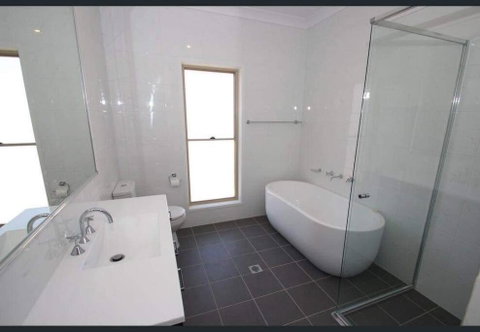 Marulan Rural Getaway - Work Yard - Mackay Tourism 2