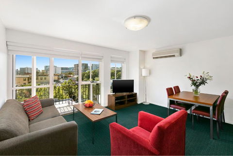 Melbourne Carlton Central Apartment Hotel Official - Mackay Tourism 3