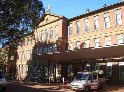 Modern 2 Bedroom Warehouse Conversion - Mackay Tourism 3