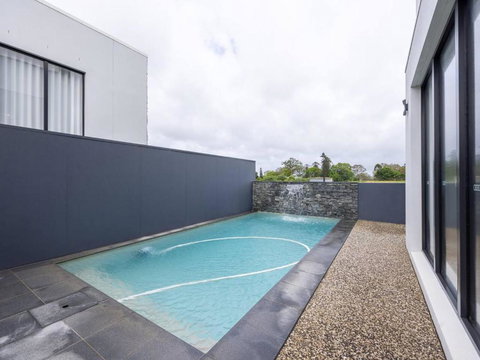 Modern 5BR With Pool Scenic Views And Private Cinema - Mackay Tourism 0