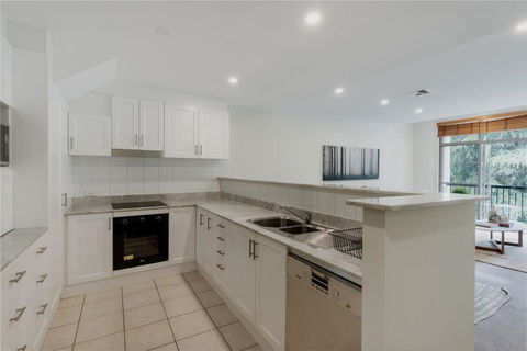 Modern Apartment In The Heart Of Canberra - Mackay Tourism 3