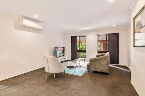 Modern Comfort Retreat 4Bed Cozy Haven W Pool - Mackay Tourism 1