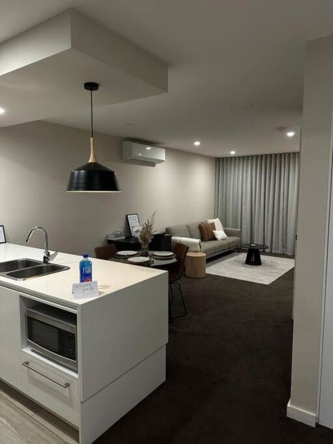 Modern Griffith Apartment - Mackay Tourism 1