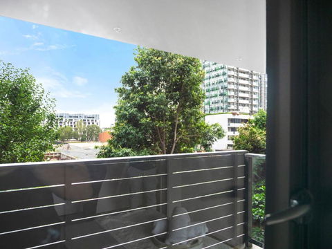 Modern Split Level 2Bed With Pool - Mackay Tourism 2