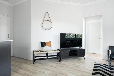 Minimalist Exec 2bdr Near River - Mackay Tourism 1