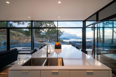 Mountain Top Snug, House Itas - Mackay Tourism 2