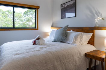 Mount Mee Country Lodge with Mackay Tourism