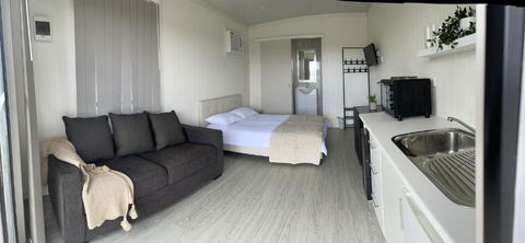 Mountview Wines And Accommodation - Mackay Tourism 0