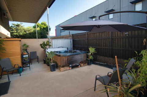 Mount Gravatt Guesthouse - Mackay Tourism 2