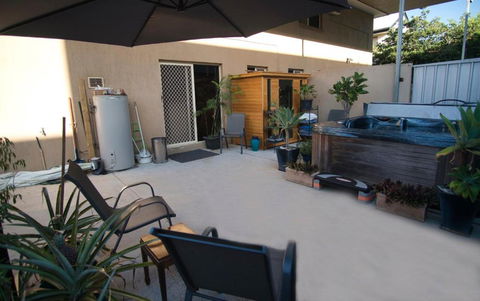 Mount Gravatt Guesthouse - Mackay Tourism 1