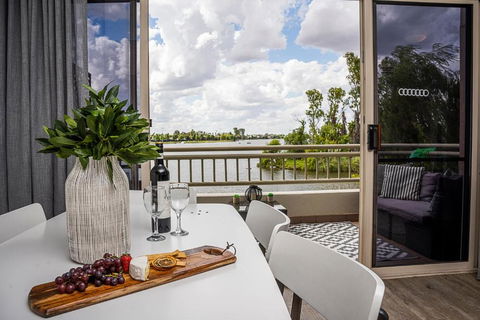 Mulwala Lakeside Apartment - Mackay Tourism 0