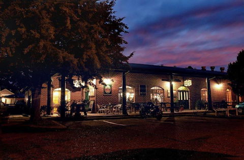 Murrumbateman Country Inn - Mackay Tourism 0