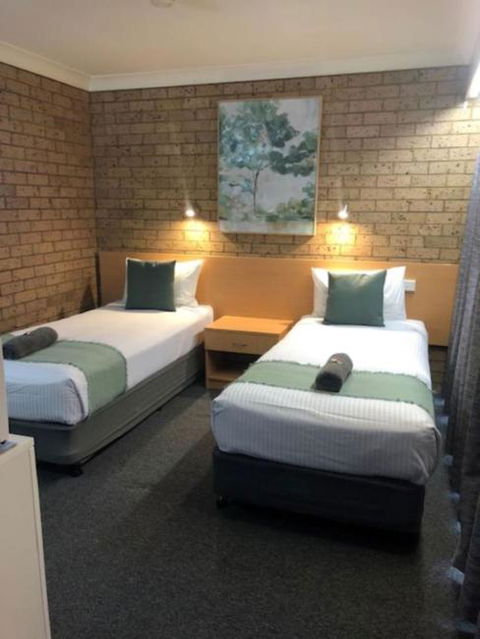 Muswellbrook Motor Inn - Mackay Tourism 1