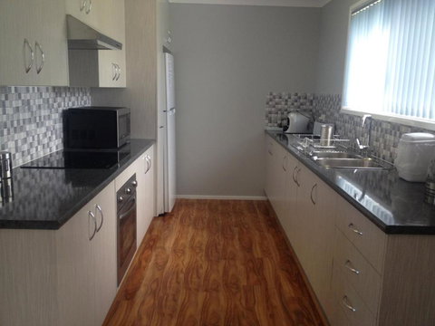 Mystic Blue And Green Meadow - Mackay Tourism 0